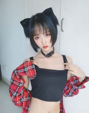 年轻貌美的继牳